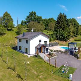 4 bedroom home Sigma, hotel a Zlatar