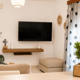 Indaba Luxury Apartments, Hotel in Mirina