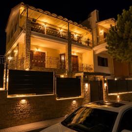 Kolios-Grand Prestige Villa in Varkiza, hotel u gradu 'Vari'