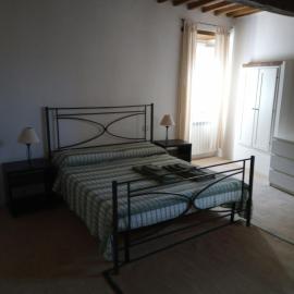 Traditional apartment in heart of medieval village, hotel em Montecchio