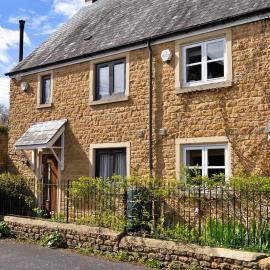 Finest Retreats - Hollies Cottage Oak 3 bed