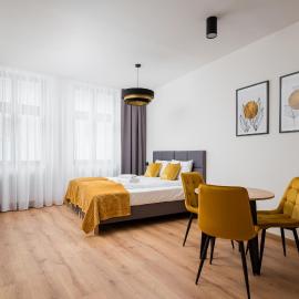 Crocus Boutique Apartments by BookingHost, hotel u gradu Osvjenćim