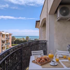 -1 min dal mare- AC balcone e garage, hotel i Pedaso