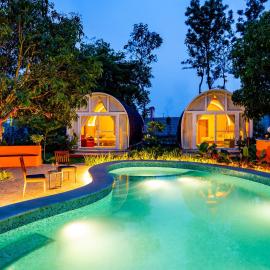 ELIVAAS Signature Tanira Farms Moonrise Pet- friendly Igloo Cottage with Pool, Bar and Garden