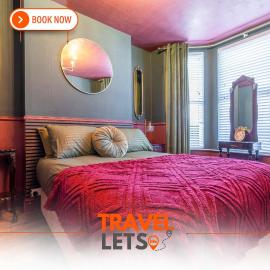 3 Bedroom Vintage Townhouse By Travel Lets Short Term Rentals in Derry City