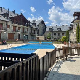 L10 - Apartamento Abetal - Villmor, hotel u gradu Anciles