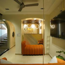 TheCloud Hotel, hotel in Nizāmābād