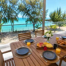 Seaside Escape with Breathtaking View, hotel in Grande Gaube
