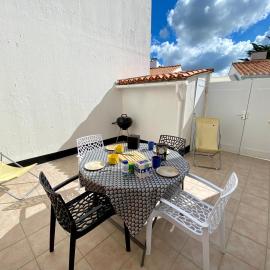 Maison 3 pièces avec piscine chauffée & tennis, proche mer - FR-1-231-298