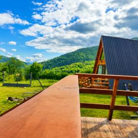 Cabins Tvishi Near Khvamli Mountain, ξενοδοχείο σε Tvishi