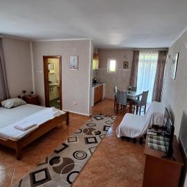 Ivanovic Family Studio Apartments, viešbutis Sutomorėje