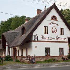 St.Michael Panzió Lovaspark, Hotel in Vasszentmihály