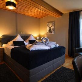 236 Rooms Wörthersee - Adults Only, khách sạn ở Krumpendorf am Wörthersee