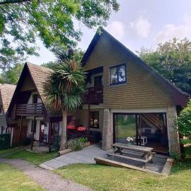 88 Strawberry Hill, Tolroy Manor