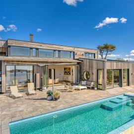 Exclusive house with panoramic views and swimming pool