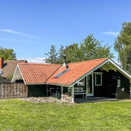 Beautiful Home In Humble With Wifi