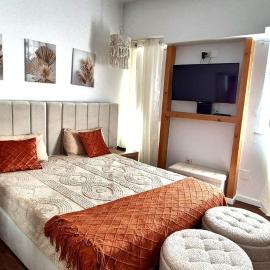 O Quintal Guesthouse، فندق في كارفويرو
