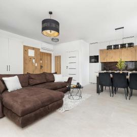 Apartament Dwupoziomowy w Wisle z Widokiem na Gory Biurkiem i Klimatyzacja by Noclegi Renters