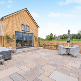 2 Bed in Blakeney oc-m42455