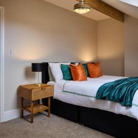 Spacious 5 Headingley Stay Sleeps 11 Free Parking!