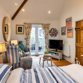 Finest Retreats - The Rectory Nook Annexe, hotel in Saint Teath
