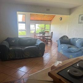 Retro at The Vaal - entire Flat, Hotel in Deneysville