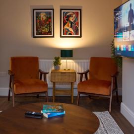 Charming 5 Headingley Stay Sleeps 11 Free Parking!