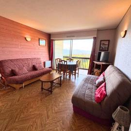 SPACIEUX STUDIO 3 étoiles SUR BOLQUERE PYRENEES 2000, hotel in Font-Romeu