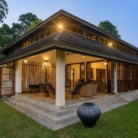 Serenity Lake Front Villa, hotel in Moratuwa