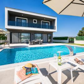 Villa Grand Yasar 4, hotel u gradu Okçular
