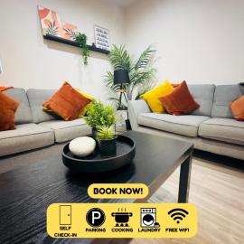 Spacious 6BR House Sleeps 8 | Near City Centre, отель в Престоне