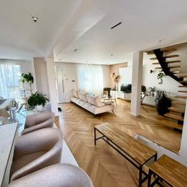 Magnifique Maison Chaleureuse et Accueillante, hotel in Maisons-Alfort