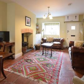 Floral Cottage, Dunster - Beautiful cottage in the heart of Dunster, hotel in Dunster