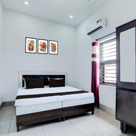 Hotel O NRI Guest House, hotel in Rājpura