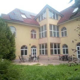 Villa Panorama, хотел в Биаторбаг