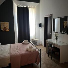 Palazzo Cardinale - LE SCALETTE TERRACINA, hotel a Terracina