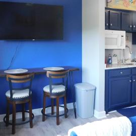 Surfboard-Themed Huddleston Studio w/ Beach Access, hotel a Huddleston