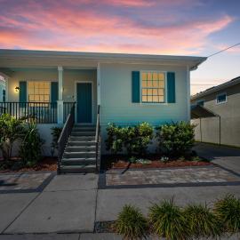 Tropical 3BR Bungalow near Sponge Docks, Downtown, Pinellas Trail, & Pickleball