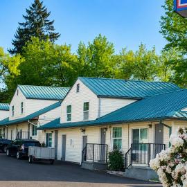 Budget Lodge by OYO Portland West
