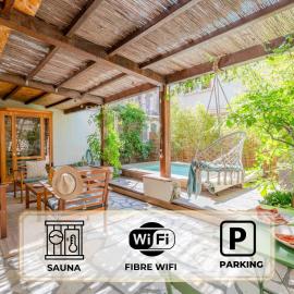 L'Escale - Idéal Couple & Pro en Quête d'un Moment Détente et se Ressourcer - Sauna Exclusif & Terrasse Privée - Piscine - WIFI HD - 5min Port Toulon & Plage, hotelli kohteessa Toulon