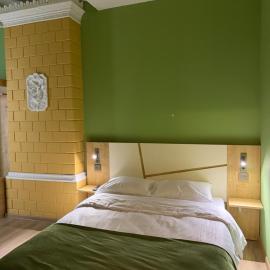 Three Colour Rooms