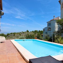 Mountaintop Retreat with Panoramic Views Near Oliva & Beaches