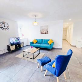 Spacious Urban Retreat with terrace&parking included