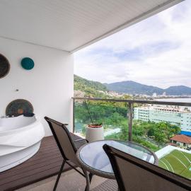 Sea view apartment with jacuzzi in Kalim
