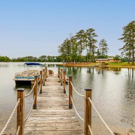 Tiny Cabin on Lake Murray, Private Dock for Boats, Hotel in Chapin