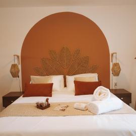 Viesnīca Appartement Suite Ananda, Spa Balnéo, Clim, piscine, vue lac, parking gratuit, cuisine tout équipée, wifi, refait à neuf tout confort, idéal pour une escapade détente pilsētā Arla