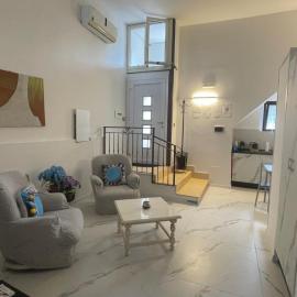 Casa intera piano terra con piccolo giardino, ξενοδοχείο σε Qualiano