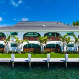 The Courtyard - Poolside Suite in Boca
