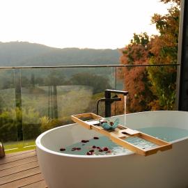 On Eagle Wings Mountain Retreat & Spa, hotel in Neranwood