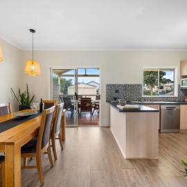 Salt & Stay - Laid-Back Comfort by the Beach, hotel in Encounter Bay